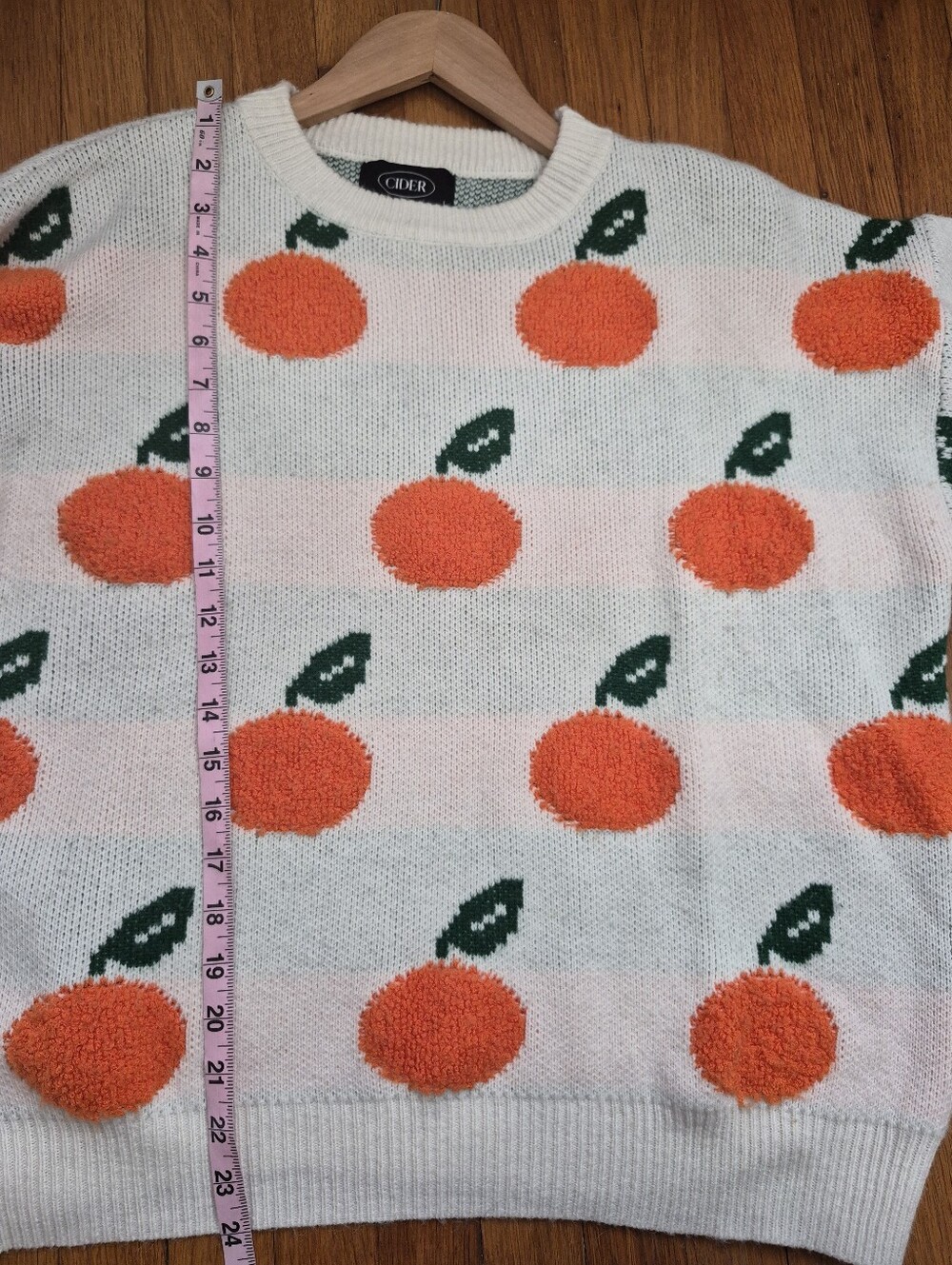 Cider Orange Fruit Fuzzy Crewneck Sweater Size Large - Picture 6 of 6